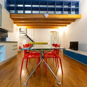 https://apartment-santalessandro-19-sostify.it-lombardy.com