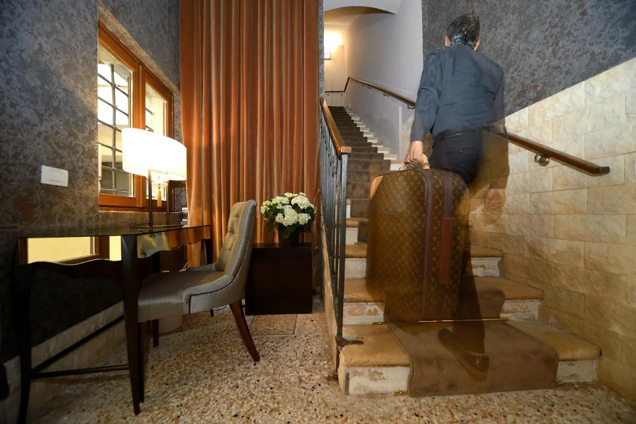 ** Hotel apartamentowy Residence La Fenice Wenecja Włochy